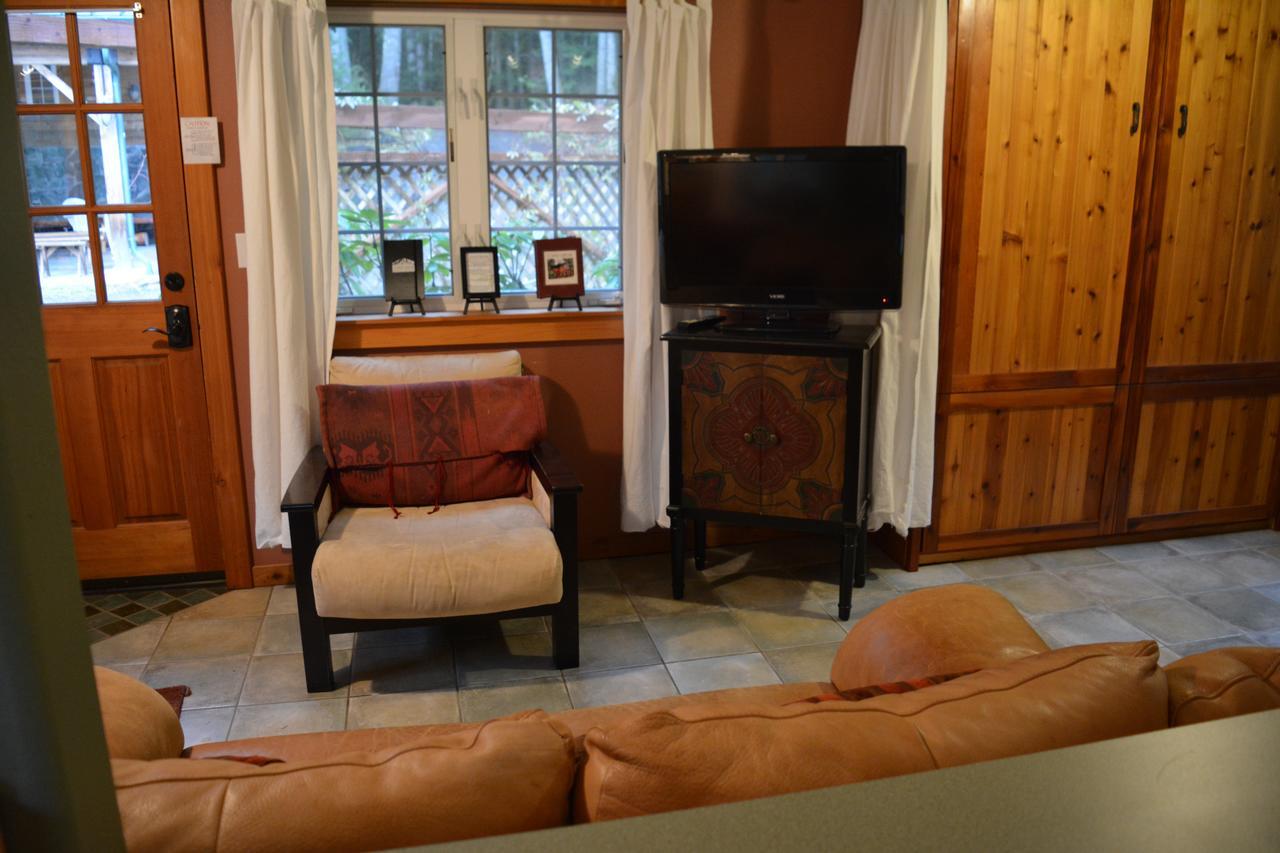 Copper Creek Inn Ашфорд Екстериор снимка